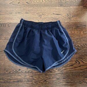 Nike Women's Navy Blue Athletic running Shorts size medium with liner